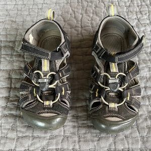 Keen Water Shoes Size 1 black